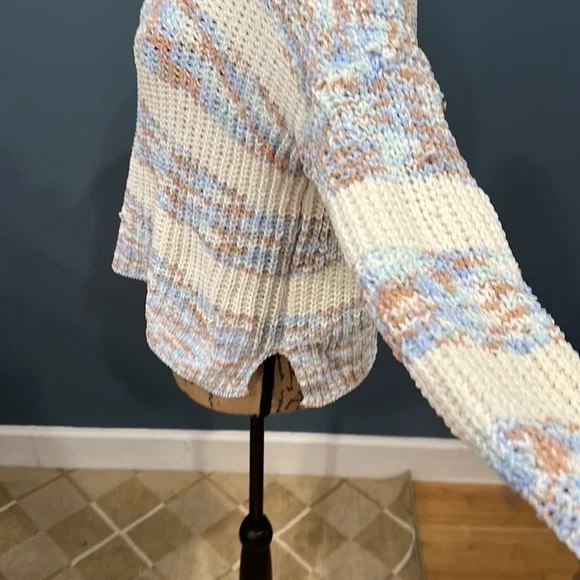 SO sweater size medium women’s - Picture 4 of 7